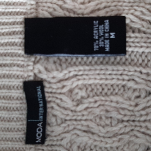 Cable Knit Sweater Skirt w Gold Sequins - Picture 4 of 4